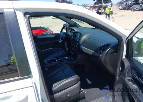 2019 Dodge Grand Caravan Gt from USA, damaged, VIN 2C4RDGEG1KR739705
